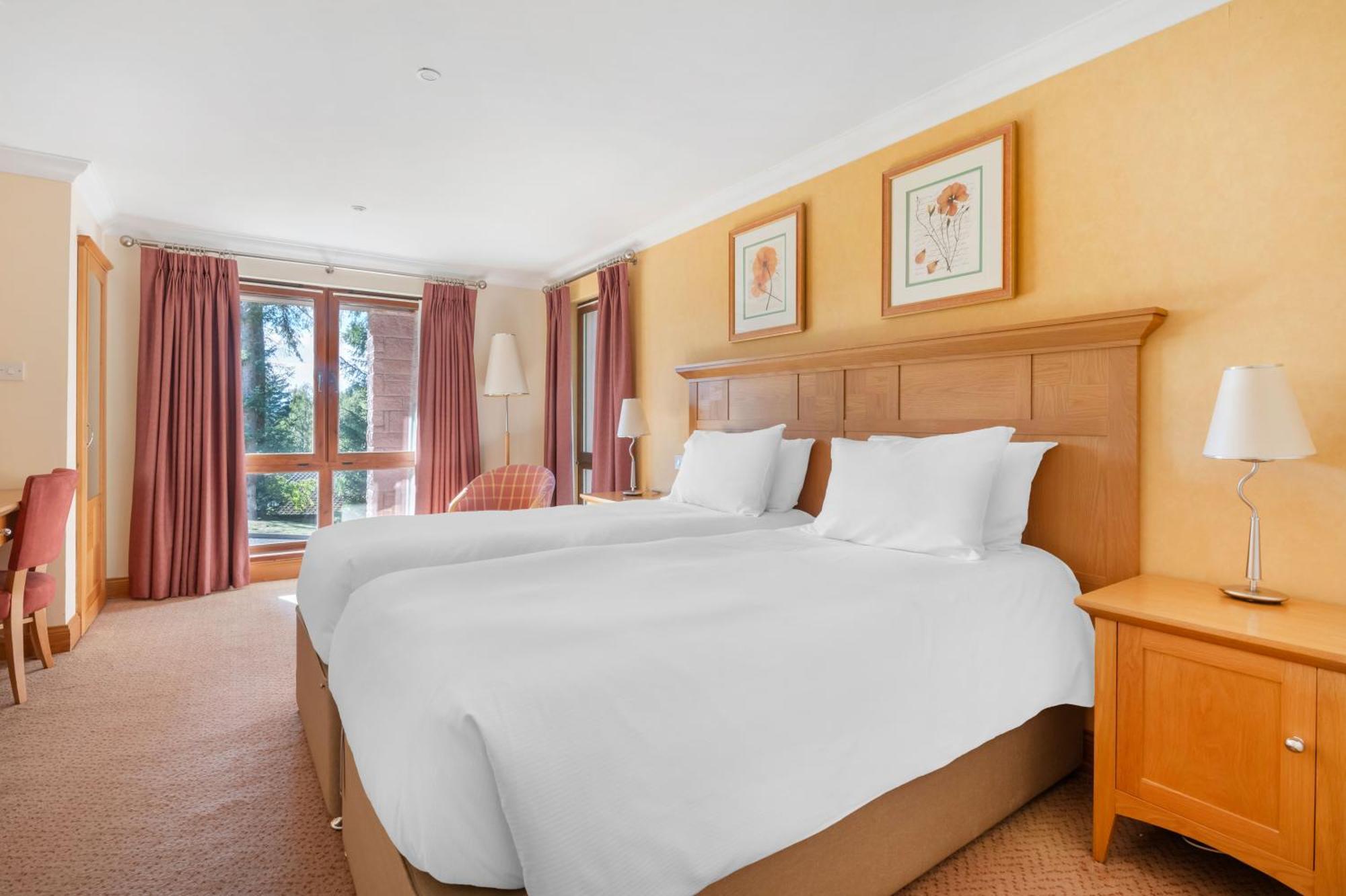 The Lodges At Craigendarroch Country Club Ballater Exteriör bild